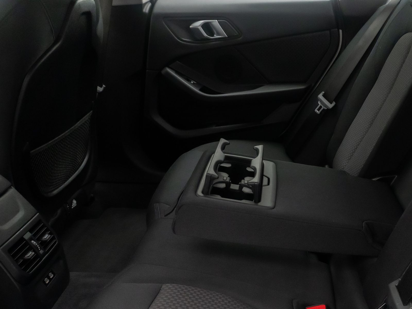 Fahrzeugabbildung BMW 216 Gran Coup&eacute; DAB GeschwindigReg PDC CockpitPr