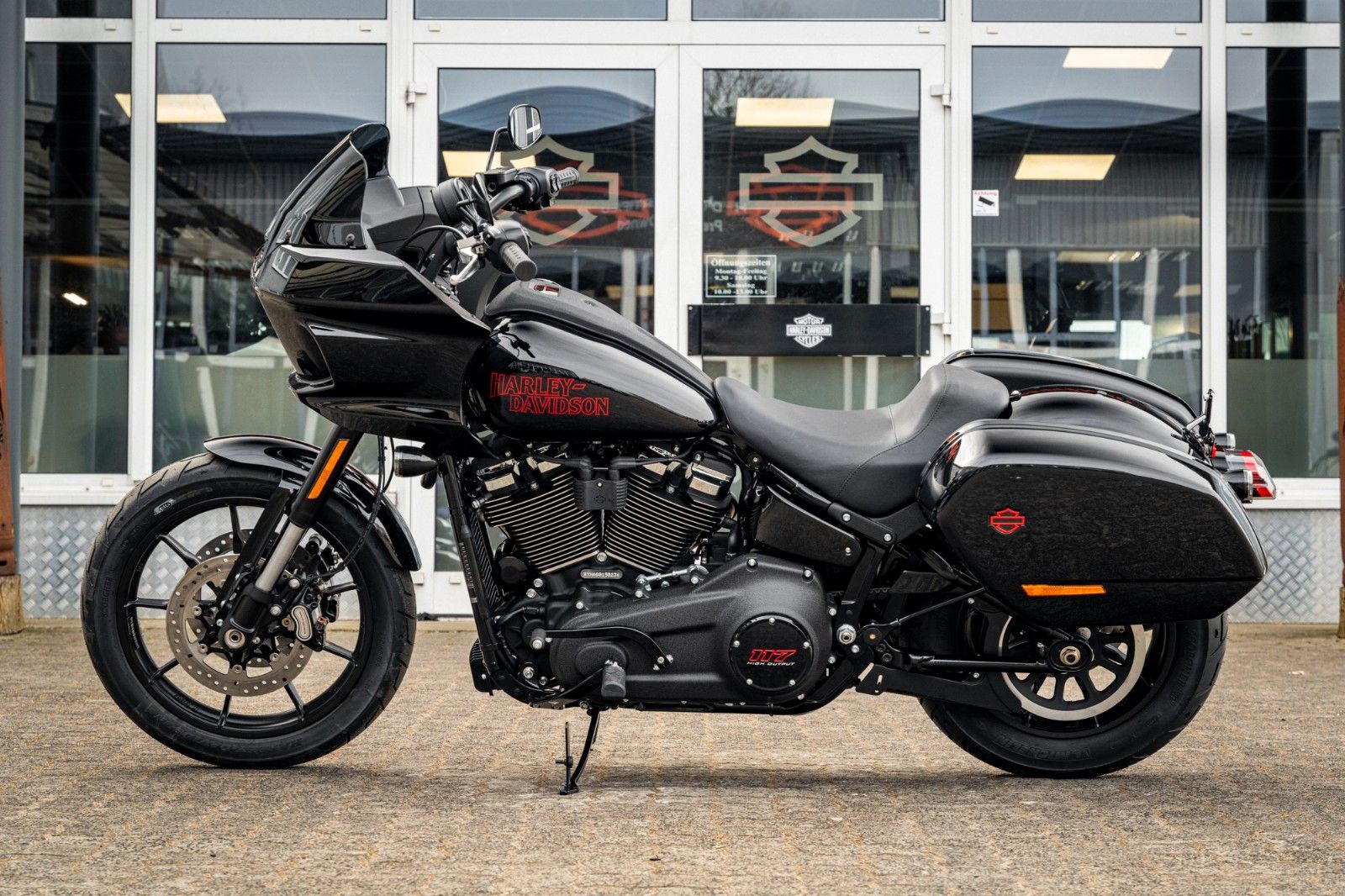 Fahrzeugabbildung Harley-Davidson FXLRST LOW RIDER ST 117 MY25 - RockfordFosgate