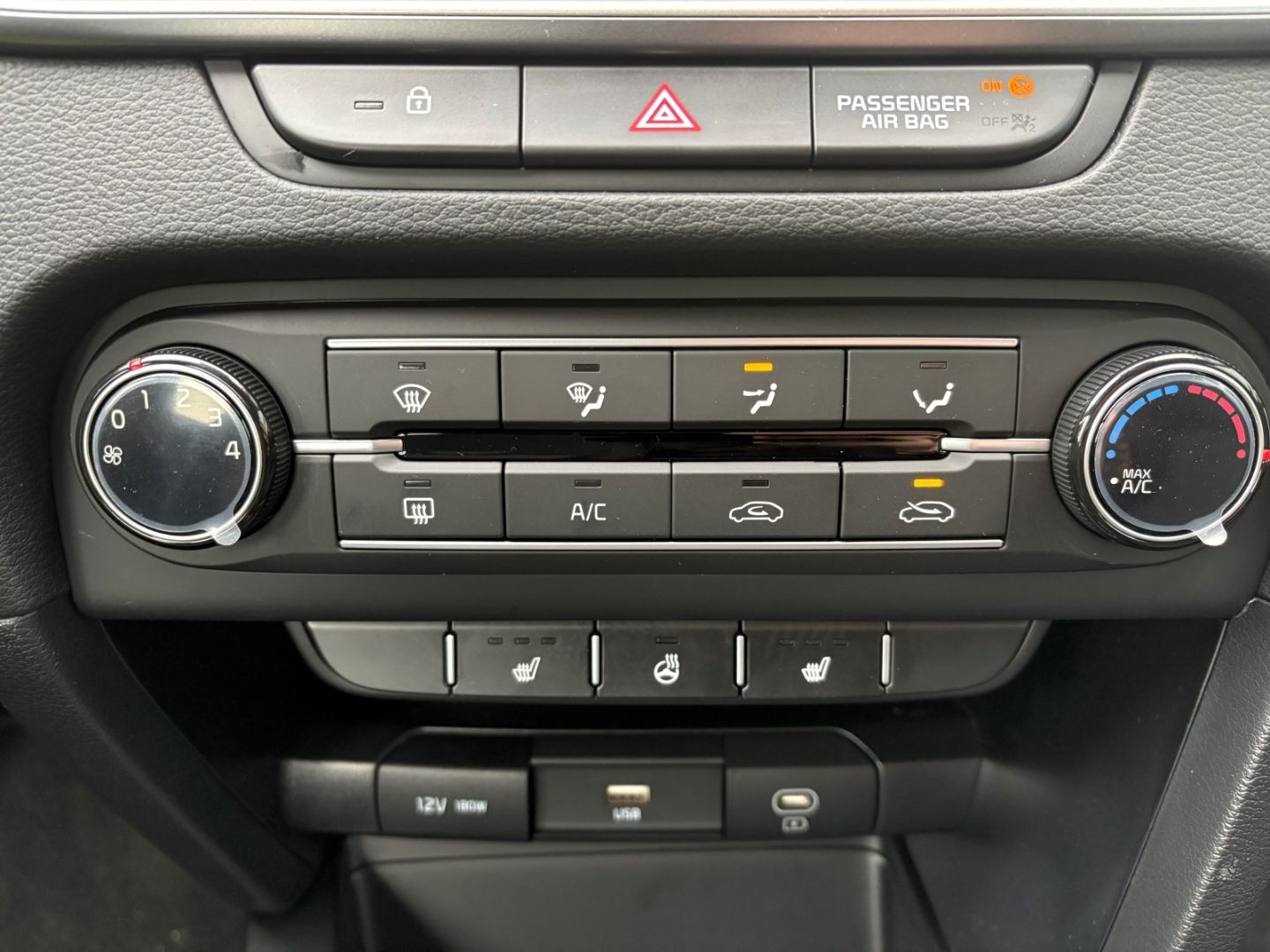 Fahrzeugabbildung Kia XCeed Core Navi Soundsystem LED Blendfreies Fern