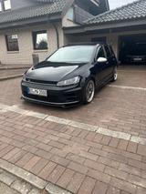 Volkswagen Golf  7 R  - Volkswagen Golf: 7 R