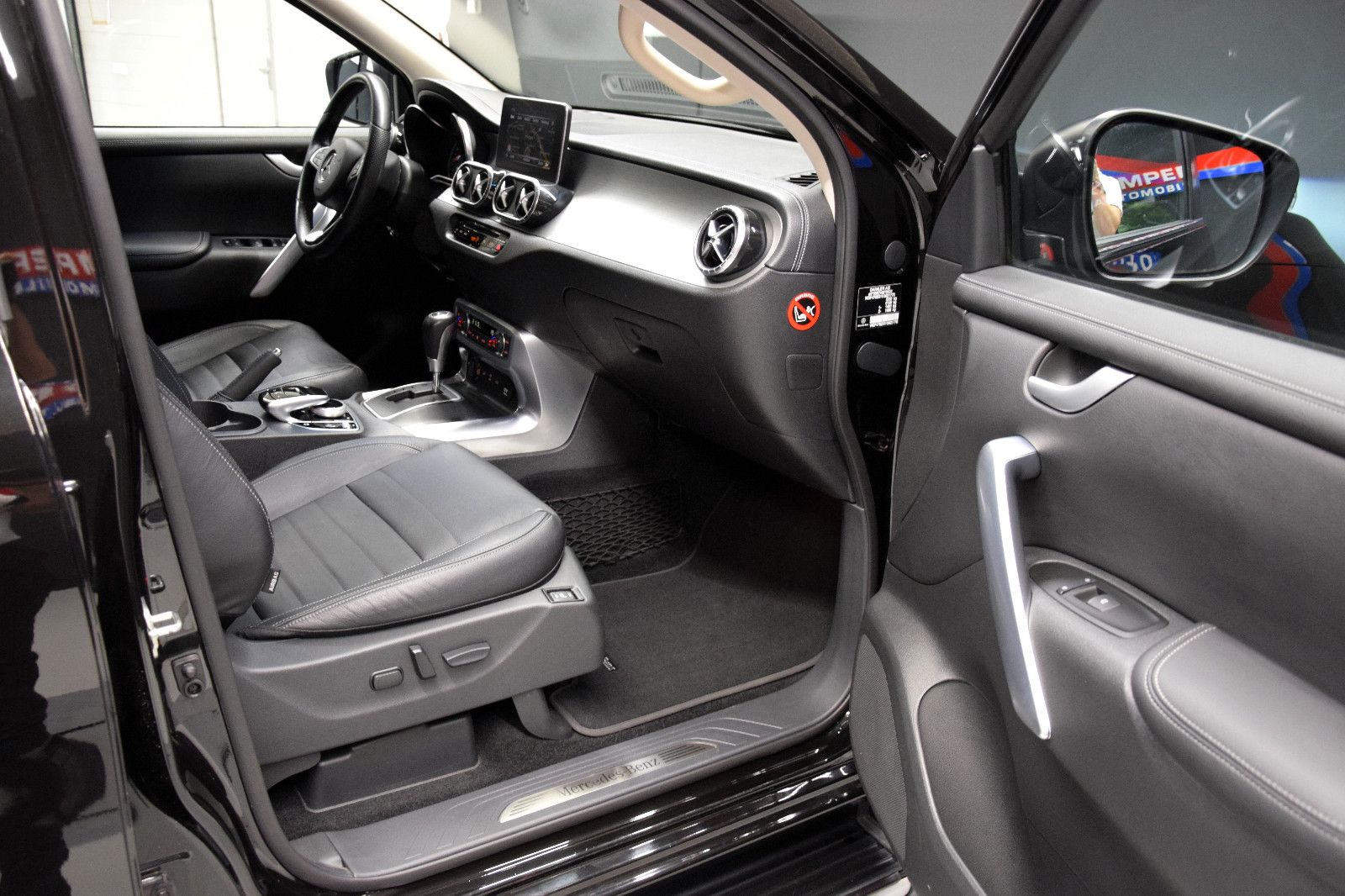 Fahrzeugabbildung Mercedes-Benz X 250 d 4Matic Doppelkabine Edition Power LED