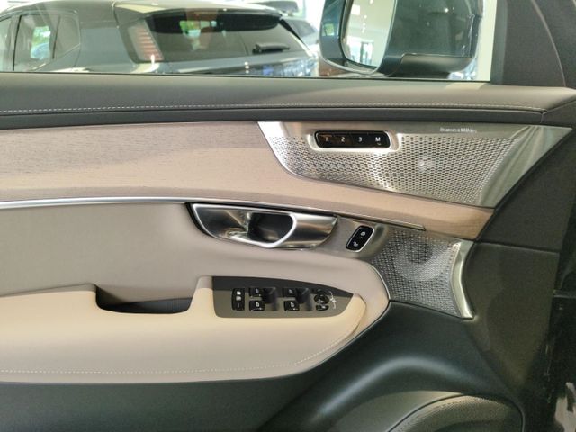 VOLVO XC 90 (Bild 16 von Array)