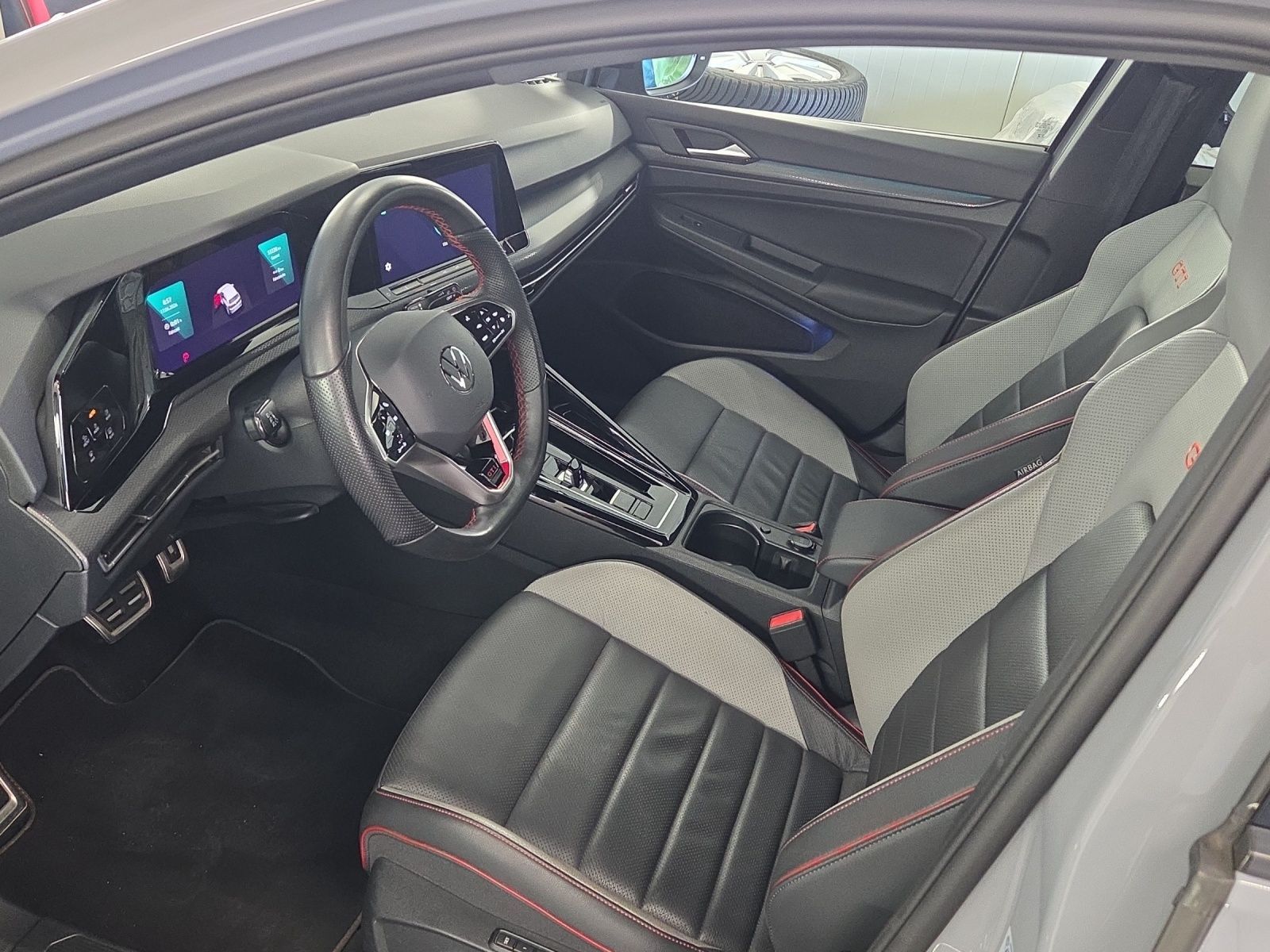 Volkswagen Golf GTI VIII 2.0 TSI Clubsport Black Style DSG foto 17