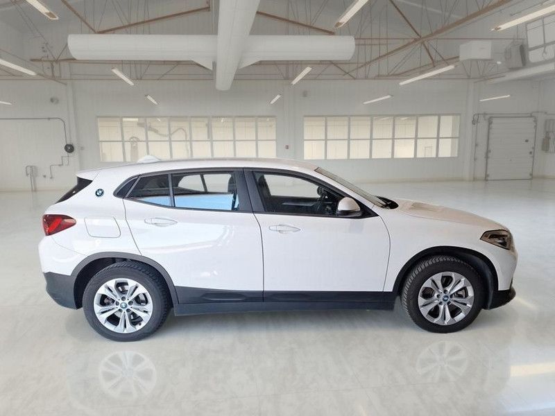 BMW X2 XDRIVE 25E BUSINESS X AUTOMATICO SUV imagem 3