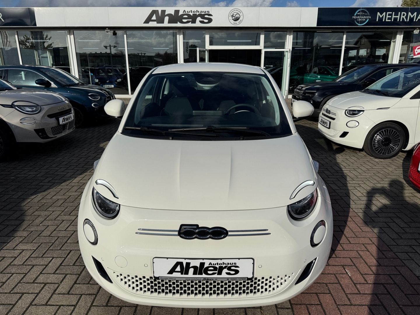 Fiat 500e +KAMERA+SITZHEIZUNG+CARPLAY+TOTWINKEL+PDC+K imagem 2
