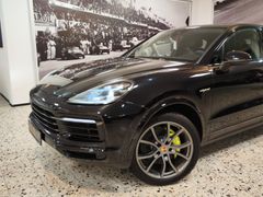 Fahrzeugabbildung Porsche Cayenne Coupe E-Hybrid *SPORT-CHRONO* (MATRIX/PA