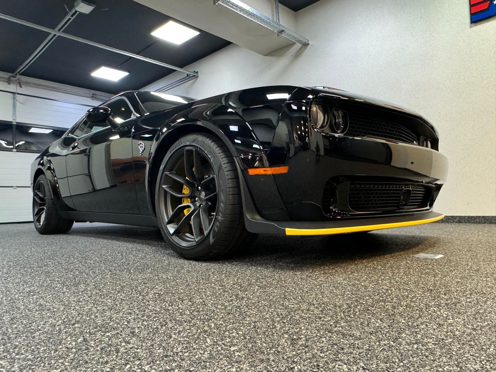 Fahrzeugabbildung Dodge HELLCAT JAILBREAK -LAST CALL-YELLOW CALIPERS