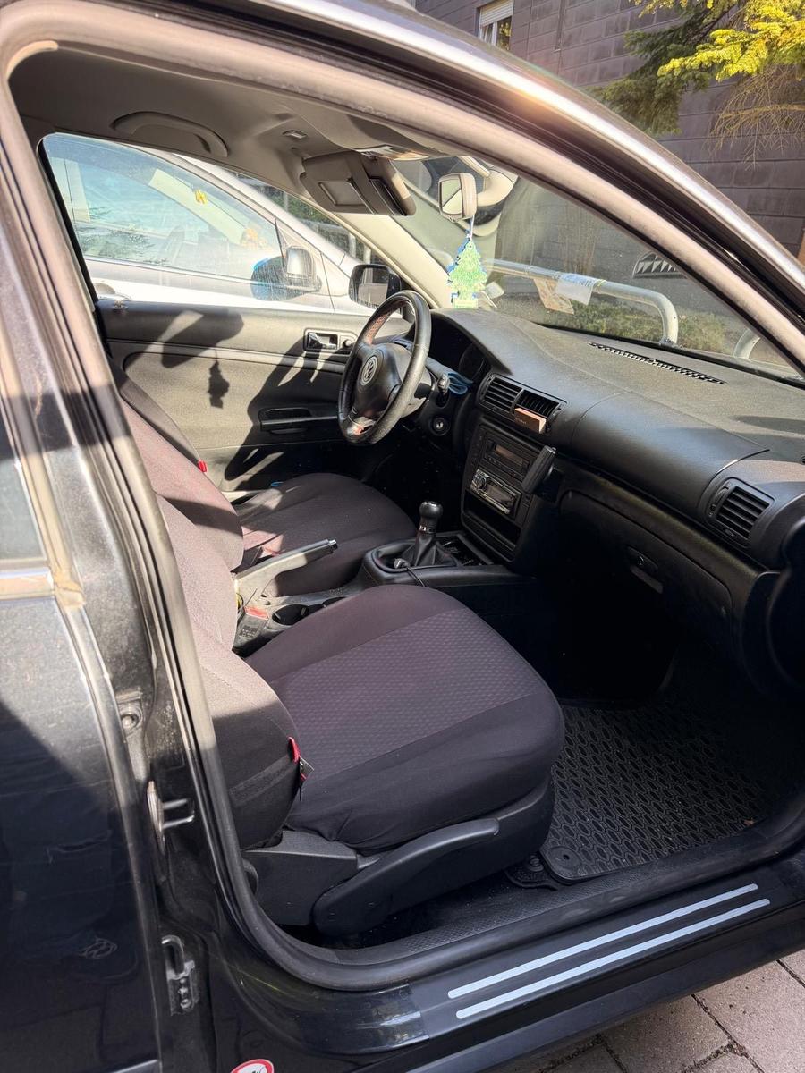 Volkswagen Passat 2004 — photo 15