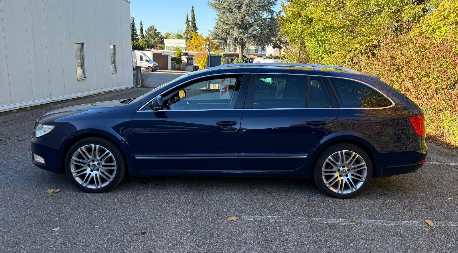 Skoda Superb 2012 — photo 9
