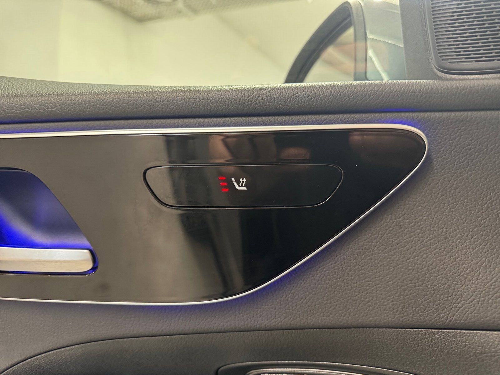 Fahrzeugabbildung Mercedes-Benz C 200 T Avantgarde*LED*AHK*Kamera*Ambientebel.