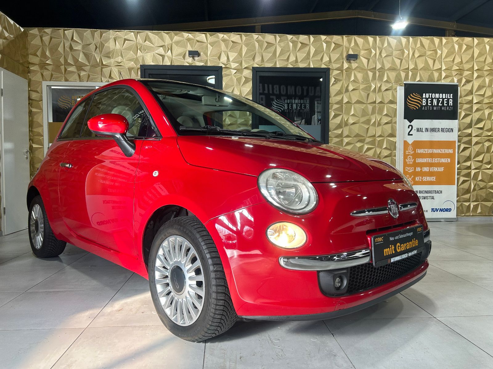 Fahrzeugabbildung Fiat 500 Lounge/AUTOMATIK/PANO/KLIMA/1.HAND