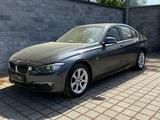 BMW 335 i xDrive Luxury Lim. HUP Schiebedach Leder - BMW 335: 335i Xdrive