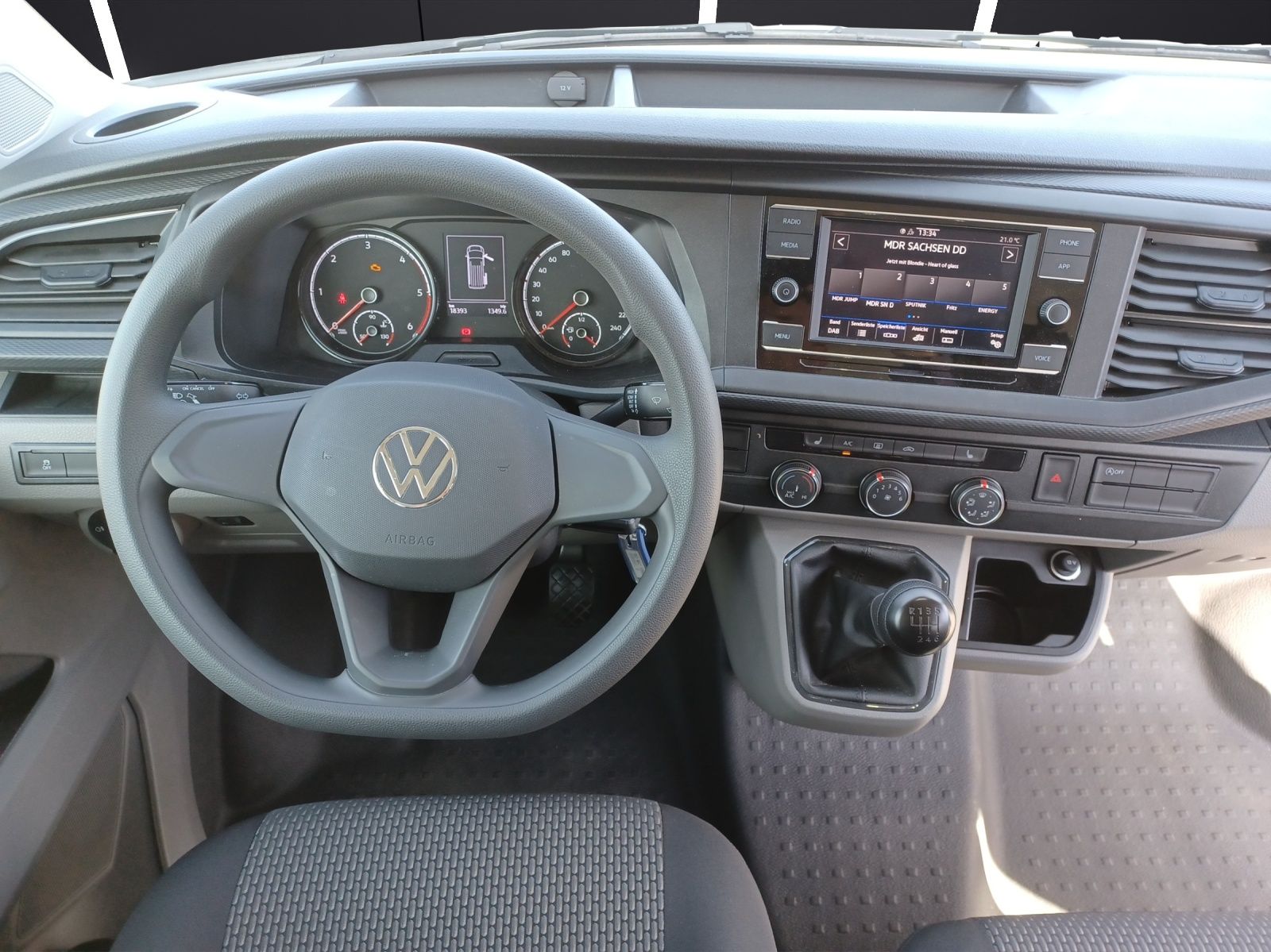 Fahrzeugabbildung Volkswagen T6 Kombi T6.1 TDI 9-Sitzer LR Klima GRA RFK SH