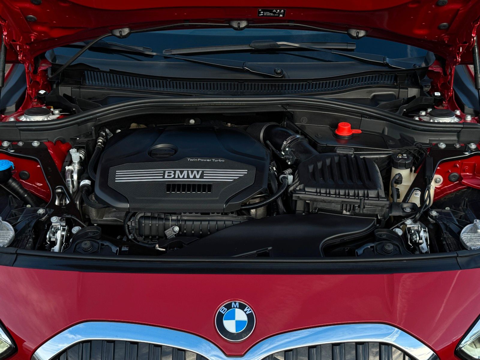 Fahrzeugabbildung BMW 118i F40 Advantage LCProf Navi Temp PDC LED DAB