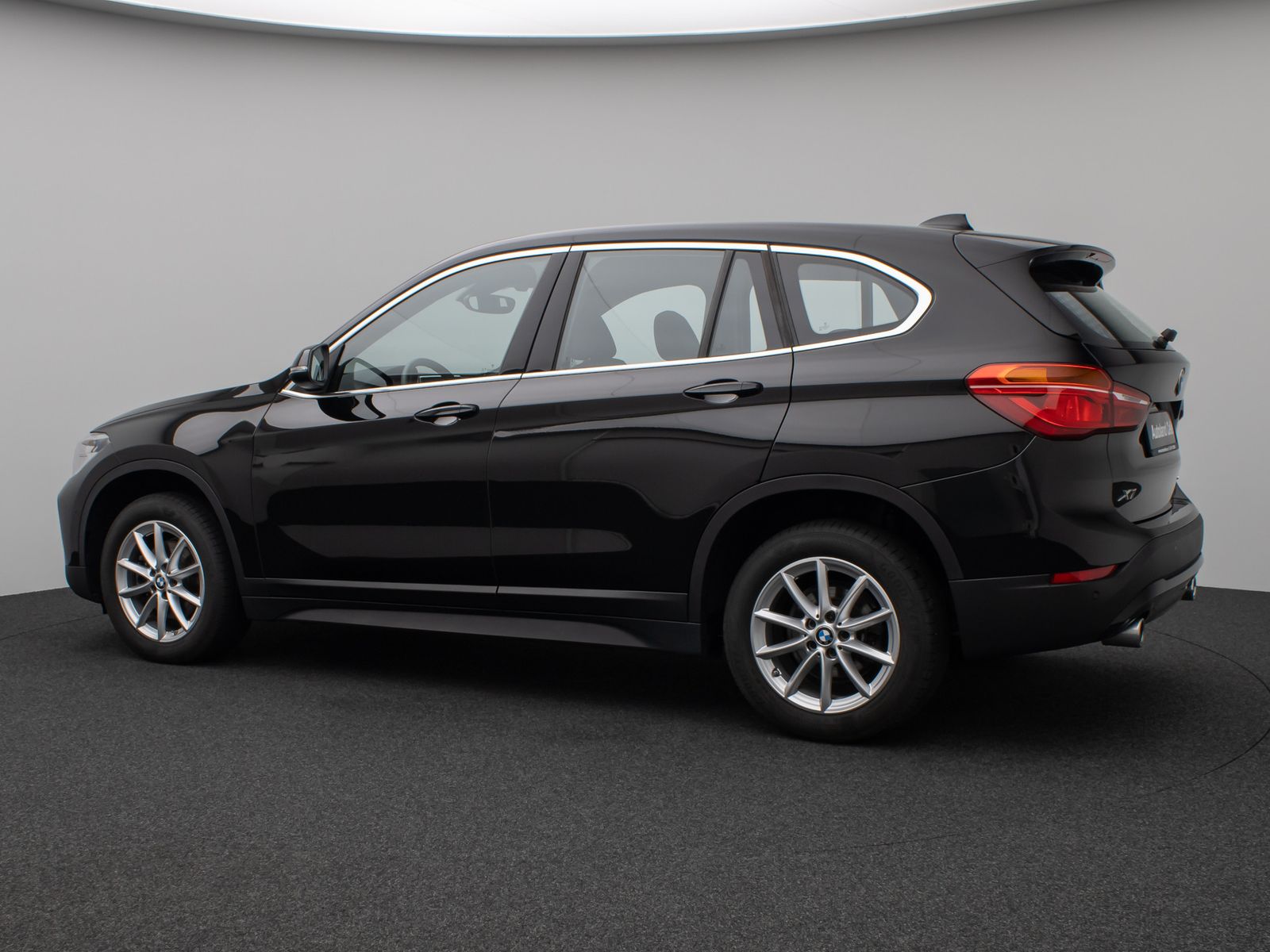 Fahrzeugabbildung BMW X1 sD18d Parkassist DAB Navi DrivAssis PDC Sport
