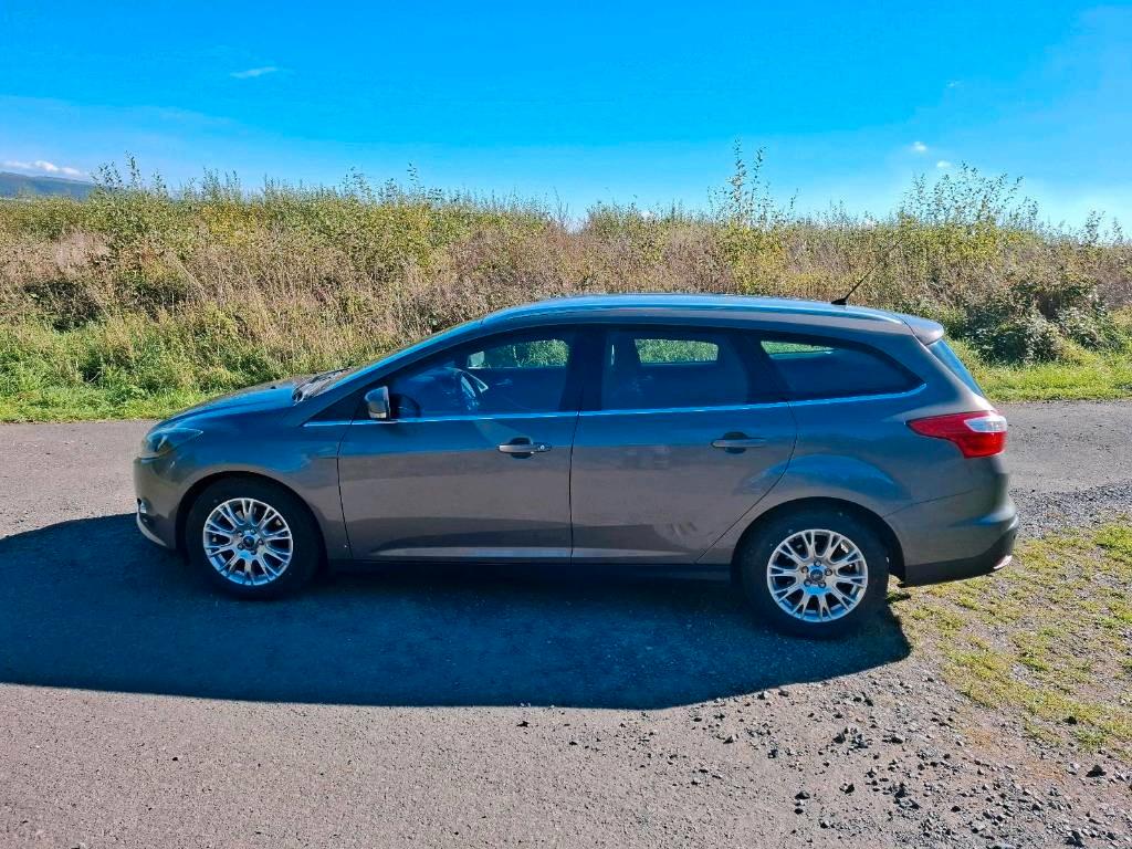 Ford Focus 2011 — photo 15