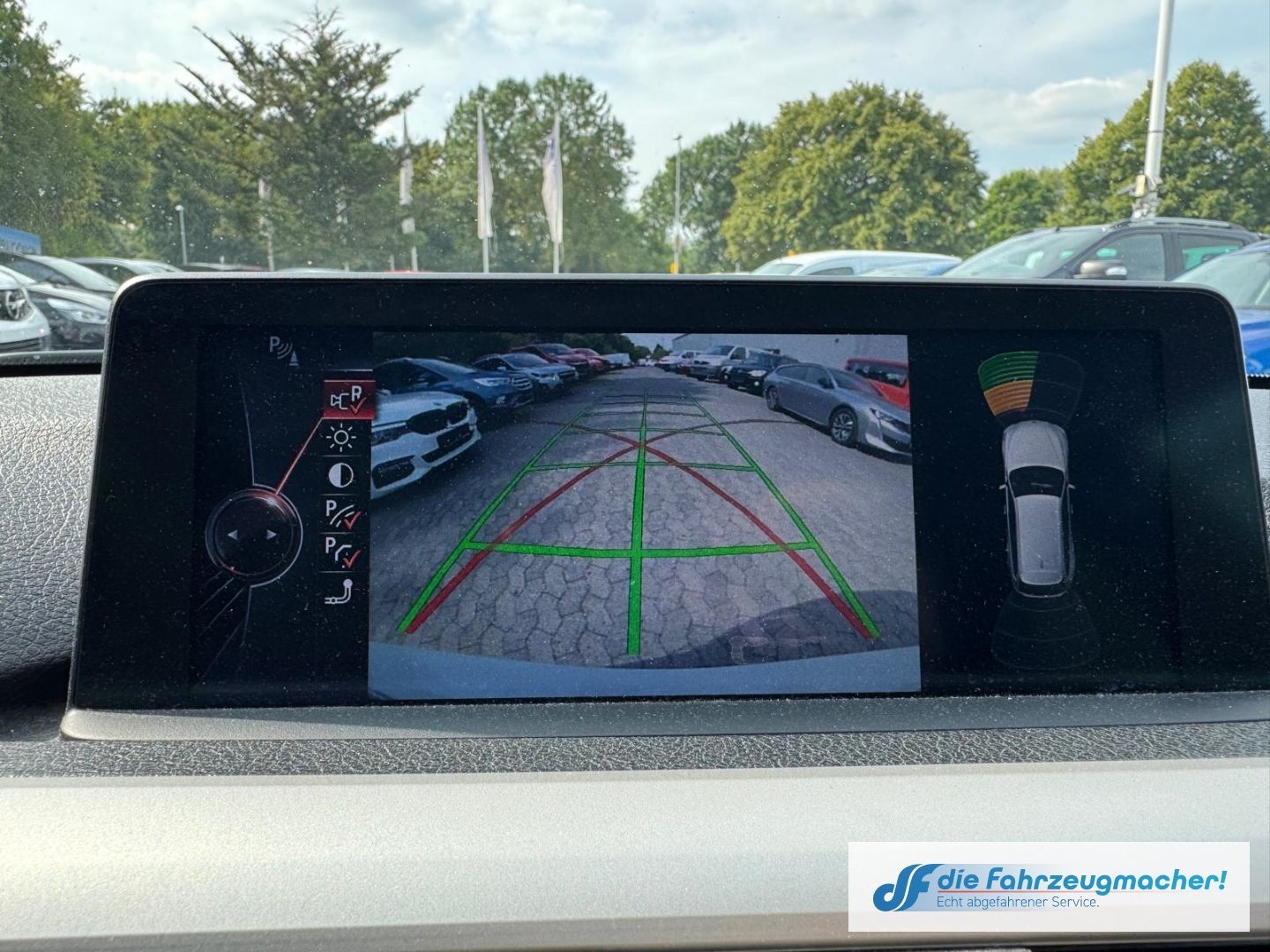 Fahrzeugabbildung BMW 320 d Touring M Paket Optik AHK-klappbar El. Pan