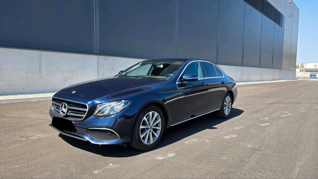 Image of Mercedes-Benz E 200