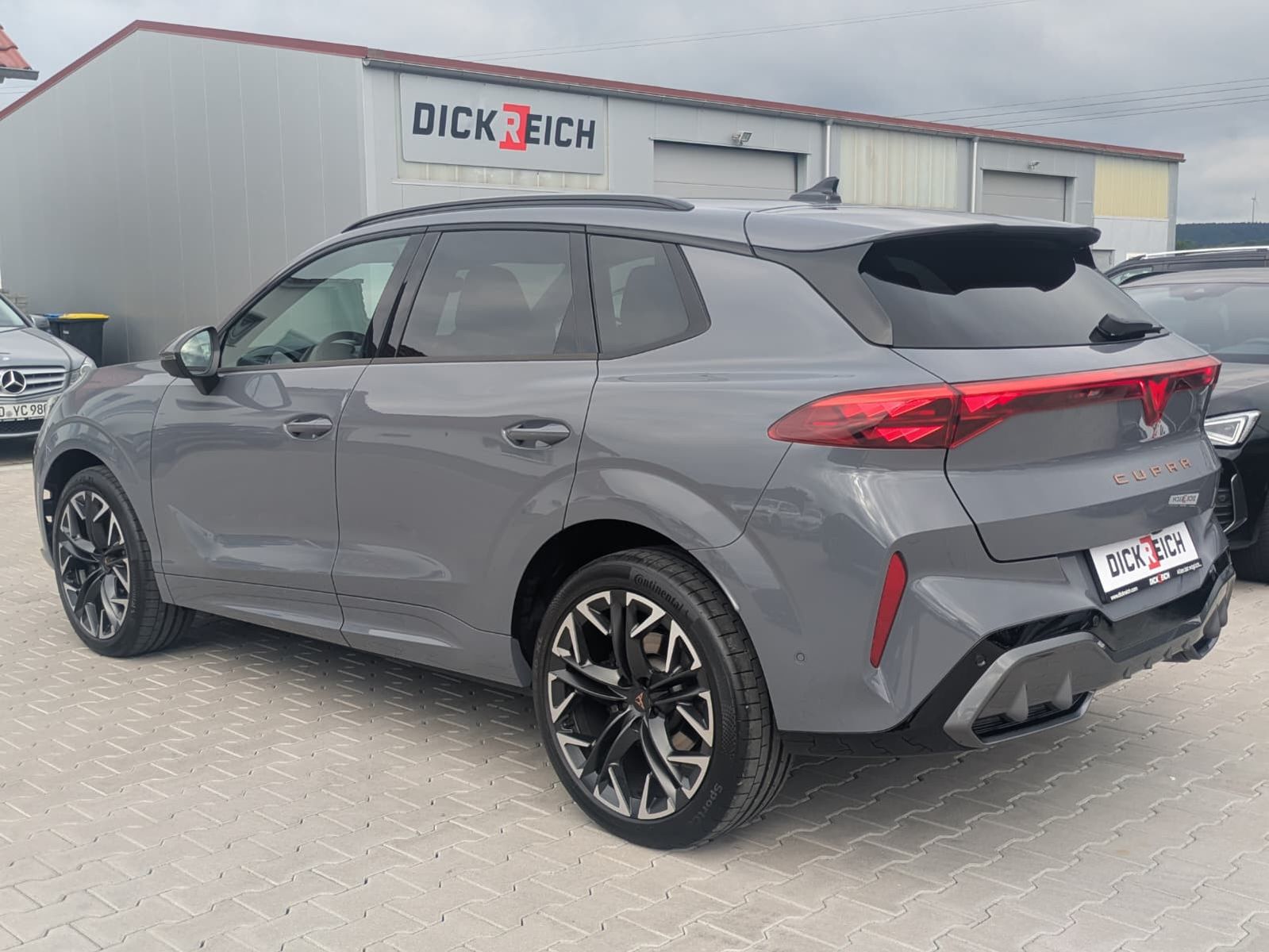 Fahrzeugabbildung CUPRA Terramar 2.0 TSI 4D VZ HUD*MATRIX*PANO*DCC*20"