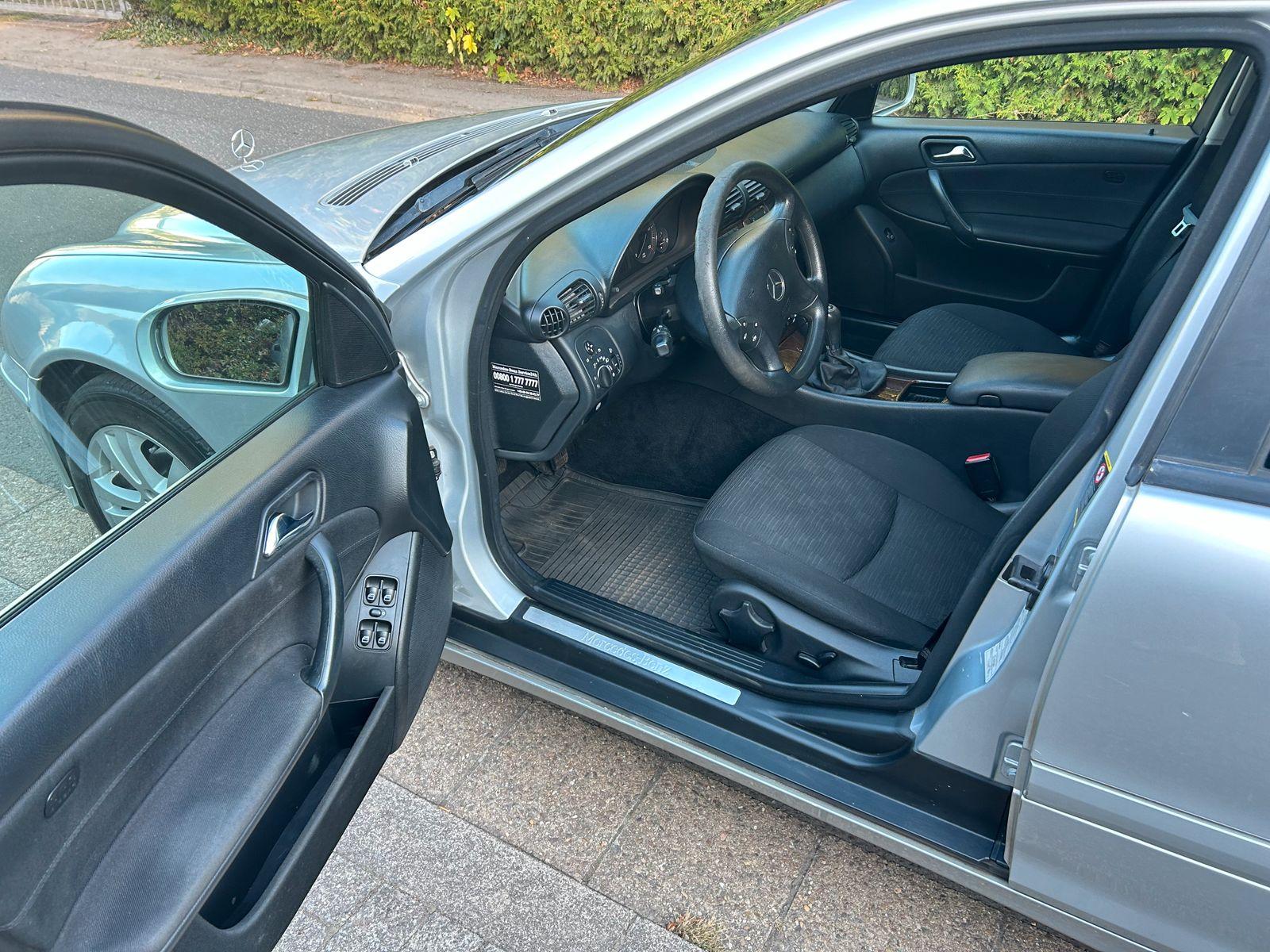 Mercedes-Benz C220 2006 — photo 6