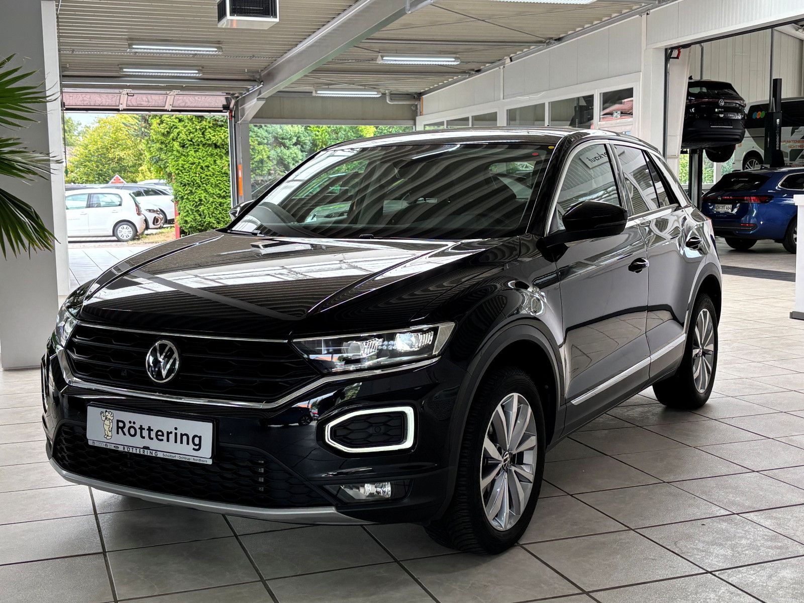 Fahrzeugabbildung Volkswagen T-Roc Style 1.5 TSI DSG + el. Klappe + Kamera +