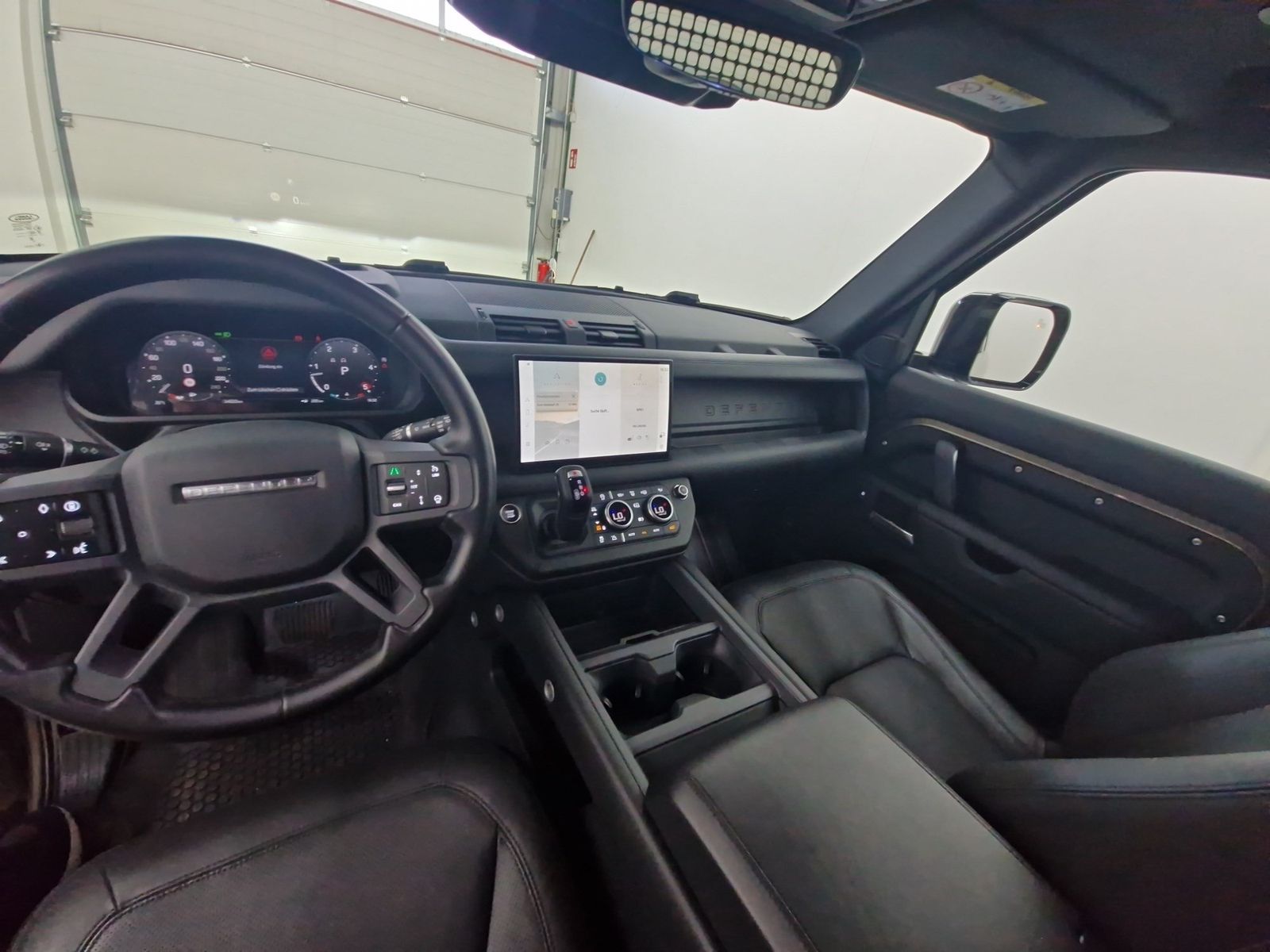 LAND ROVER Defender 90 Hard Top D250 X-Dynamic SE AHK – Bild 11