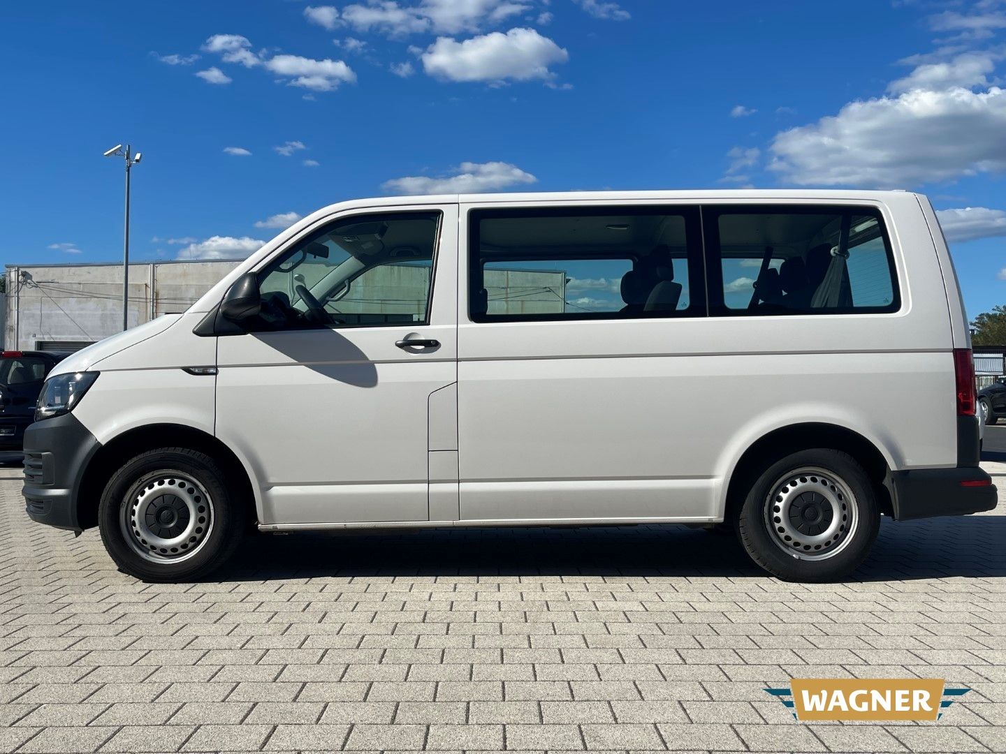 Fahrzeugabbildung Volkswagen T6 Caravelle Kombi EcoProfi 2.0 TDI 9 Sitzer