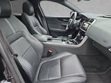Jaguar XE P300 AWD R-Dynamic Black - Jaguar: X300