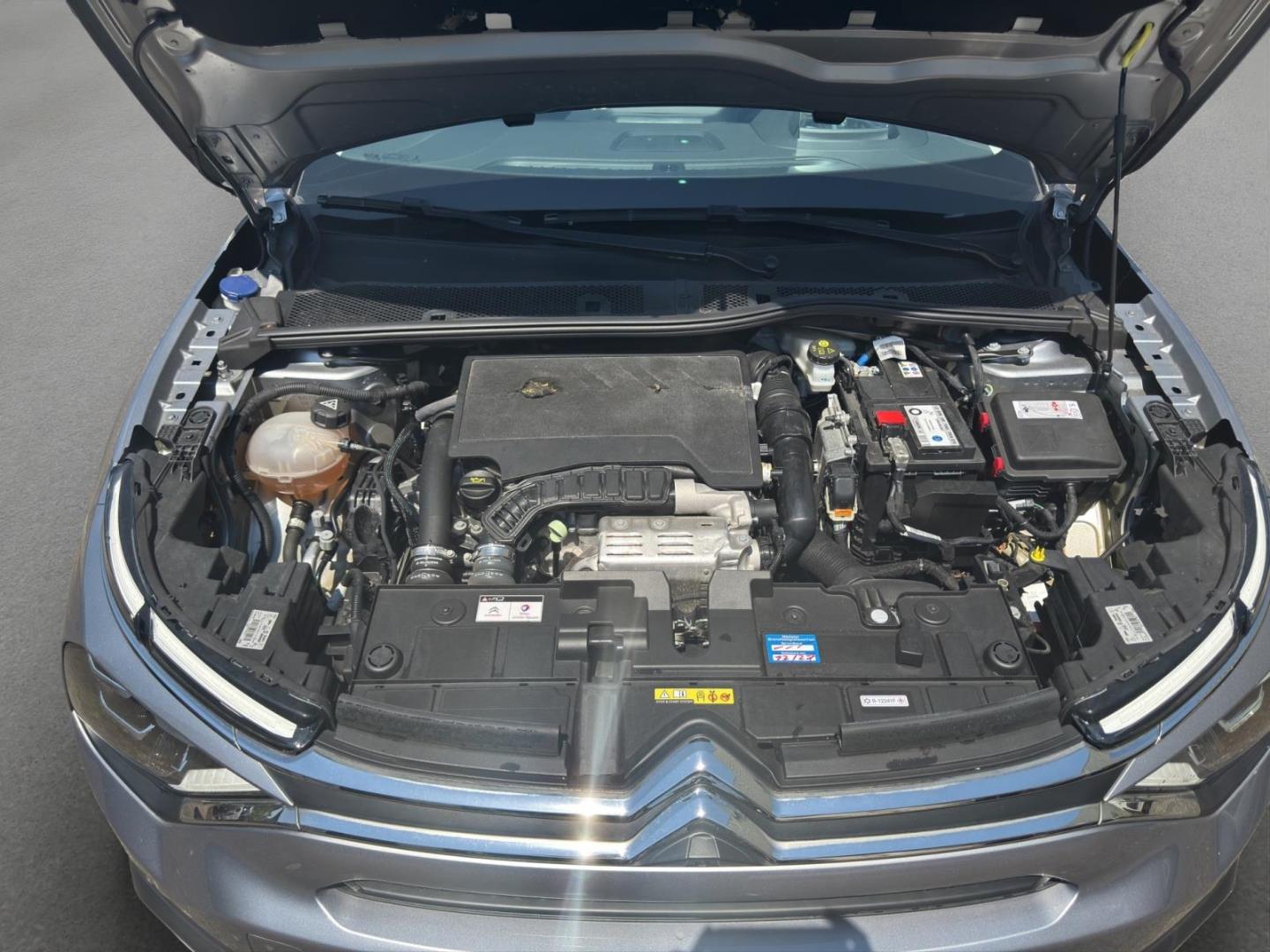 Citroën C4 PureTech 130 Stop & Start Shine 8 Fach Bereif