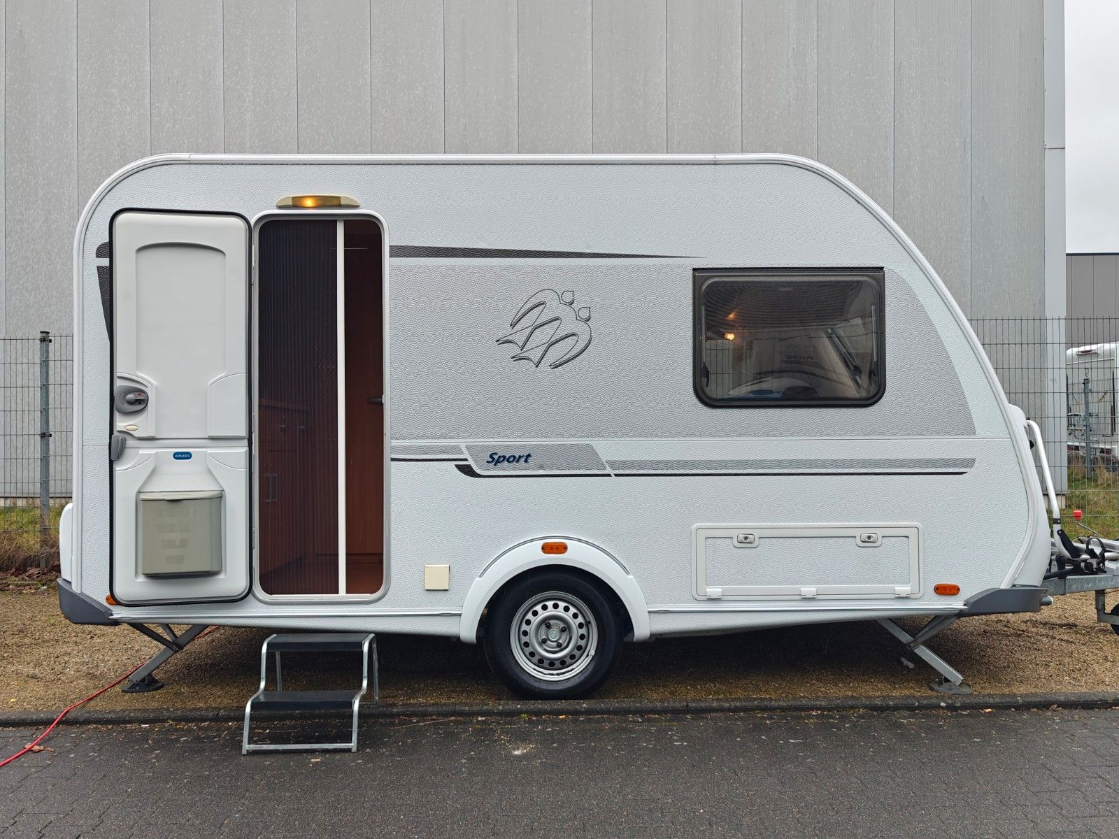 Fahrzeugabbildung Knaus Sport 400 LB - Doppelbett/Sitzgruppe, Superb -