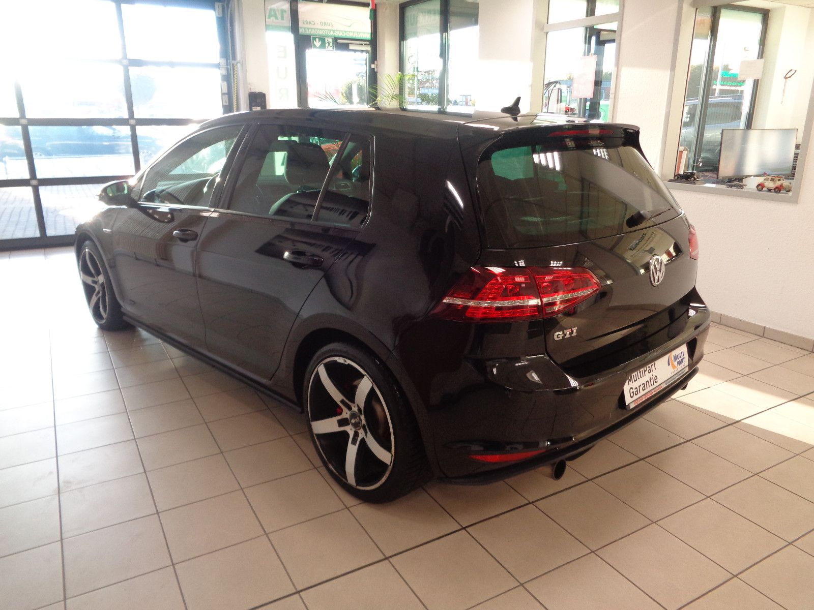 Fahrzeugabbildung Volkswagen Golf VII Lim. GTI /XENON/KLIMA/PANORAMA