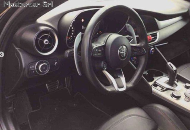 Alfa Romeo ALFA ROMEO Giulia Giulia 2.2 t Veloce 160cv auto imagem 3