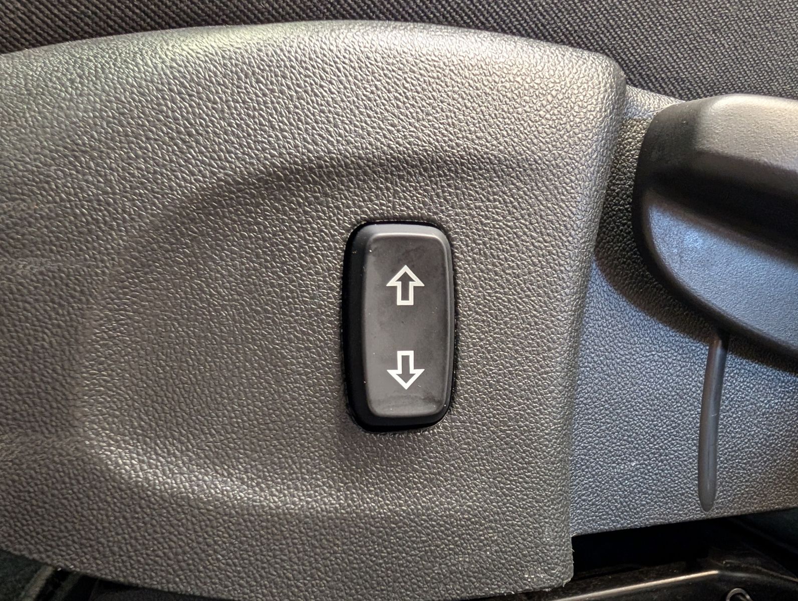 Fahrzeugabbildung Opel Insignia 1.6 CDTI Edition Tempomat PDC SHz AHK