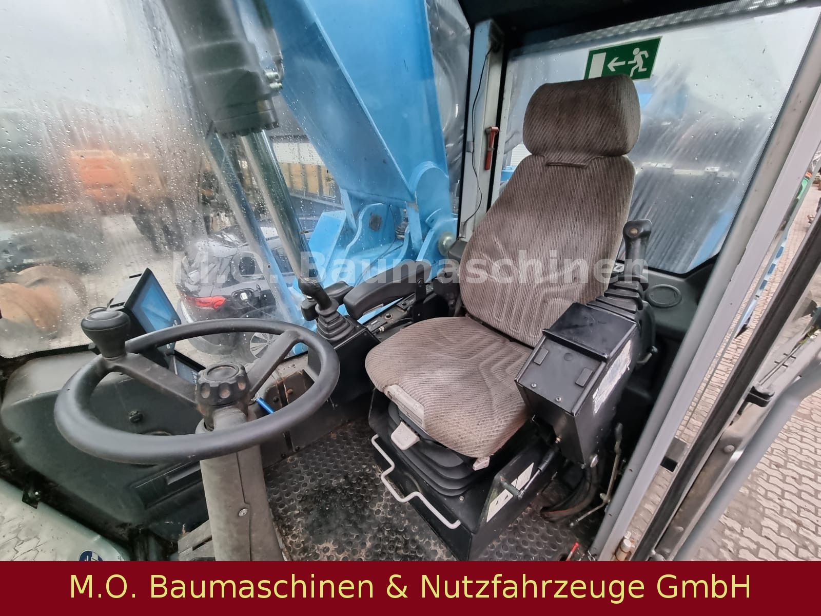 Fahrzeugabbildung Fuchs MHL 340 / Hochfahr.Kabine/Stiel mit Zylinder