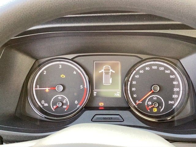 Fahrzeugabbildung Volkswagen T6 Kombi T6.1 TDI 9-Sitzer KLIMA PDC DAB