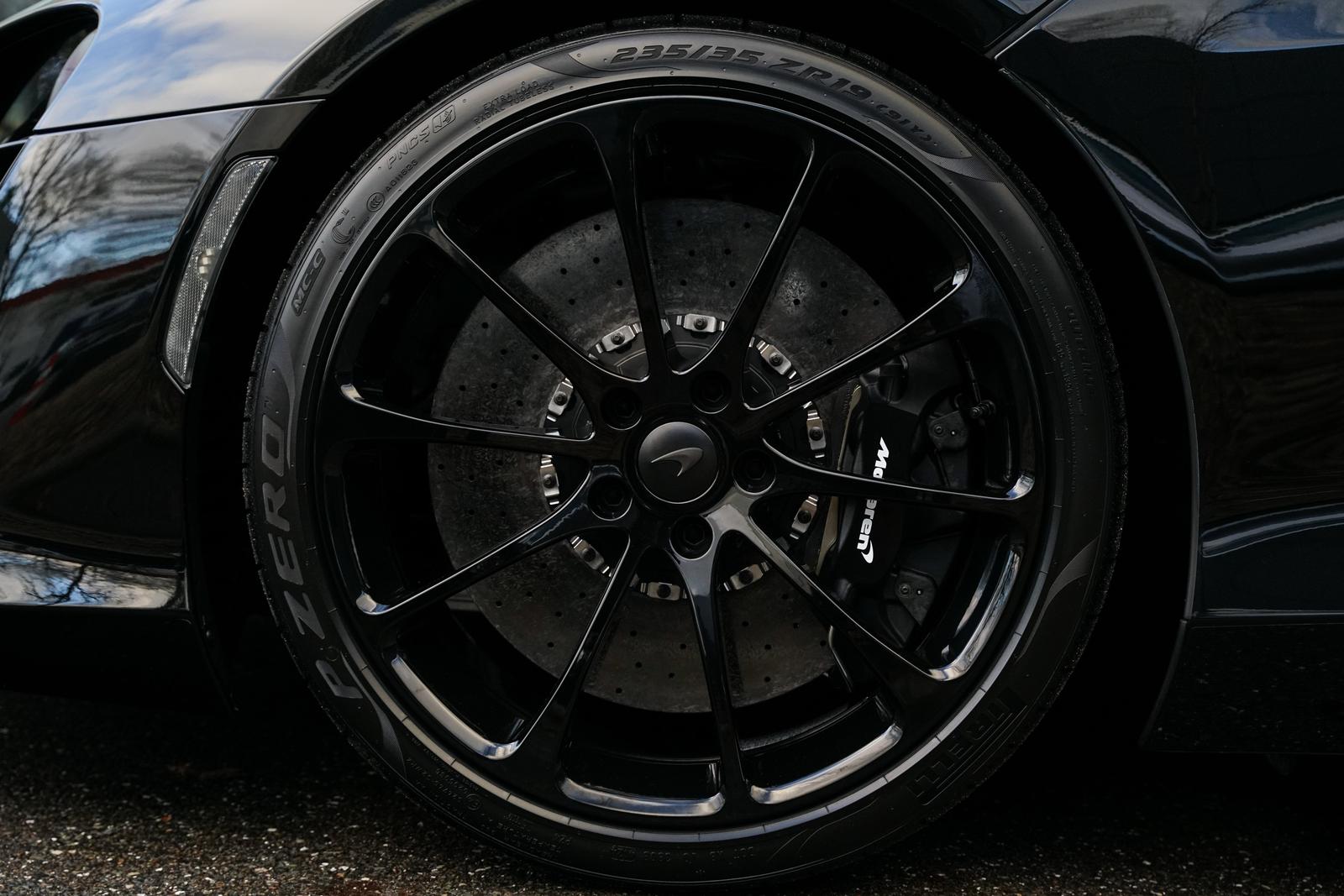 McLaren Artura Performance I Lift I Black Pack