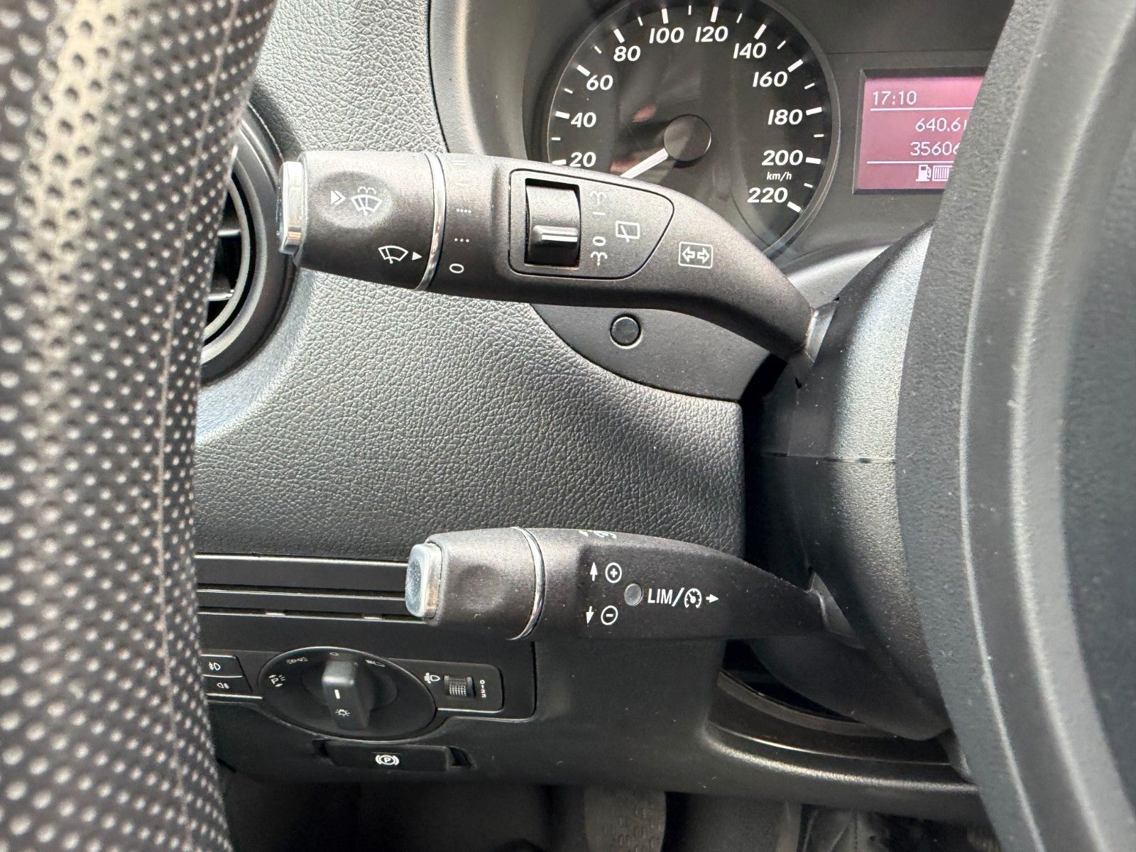 Fahrzeugabbildung Mercedes-Benz Vito 114 CDI Tourer Extral Klima