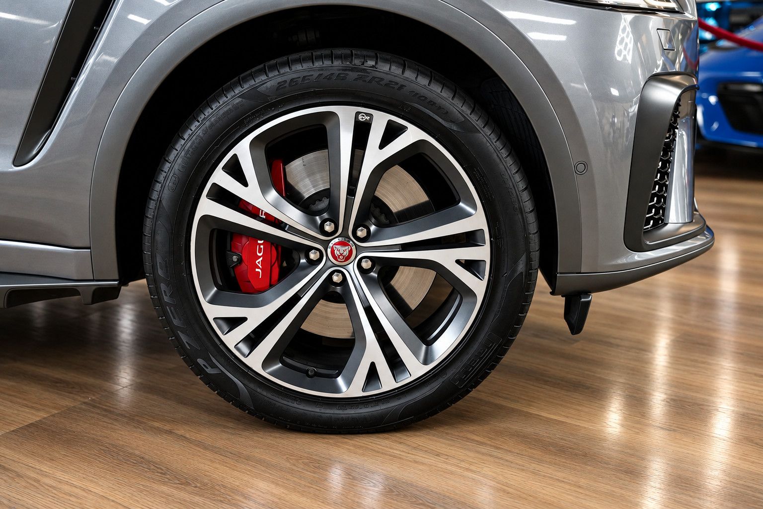 Fahrzeugabbildung Jaguar F-Pace  SVR /PANO/MERIDIAN/HUD/360°KAM/MEMORY