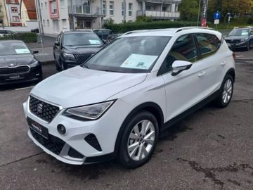 Ein Seat Arona Arona XPERIENCE 1.0 TSI 81kW Modell 22  1xLAGER im Leasing