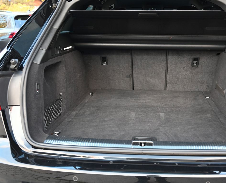 AUDI A4 2023