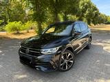 Volkswagen Tiguan Allspace 2.0 TSI Pano DCC Matrix Black 