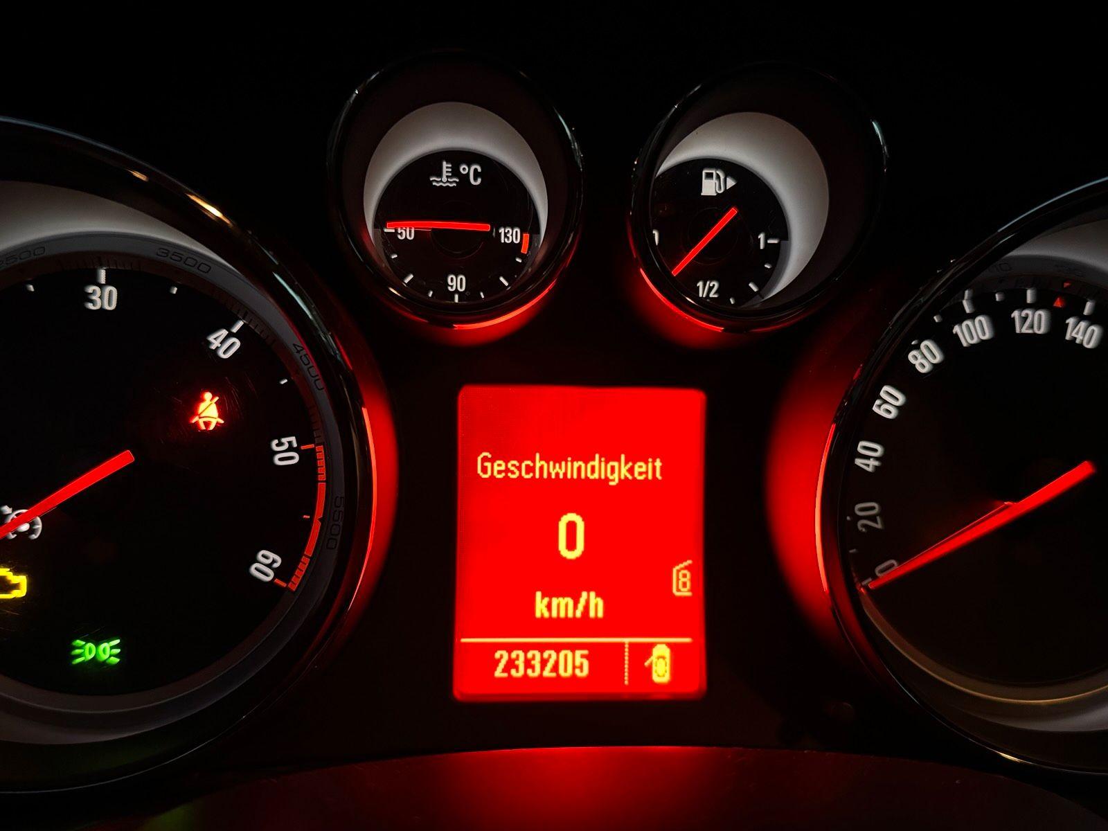 Opel Insignia 2010 — photo 8