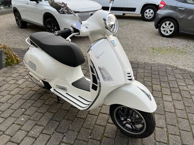 Vespa GTS 125 Super E5+ ABS sofort verfügbar Euro 5+