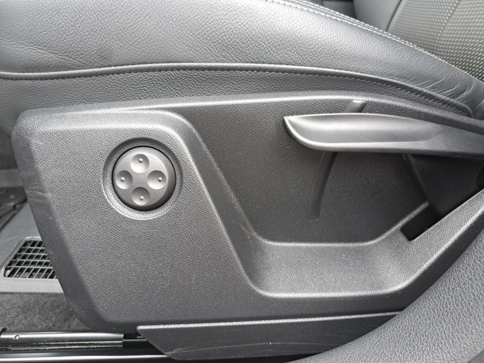 Audi SQ2 - Bild 35