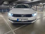 Volkswagen Passat Variant 2.0 TDI SCR 140kW DSG Highlin... - VW Passat Variant Gebrauchtwagen in München