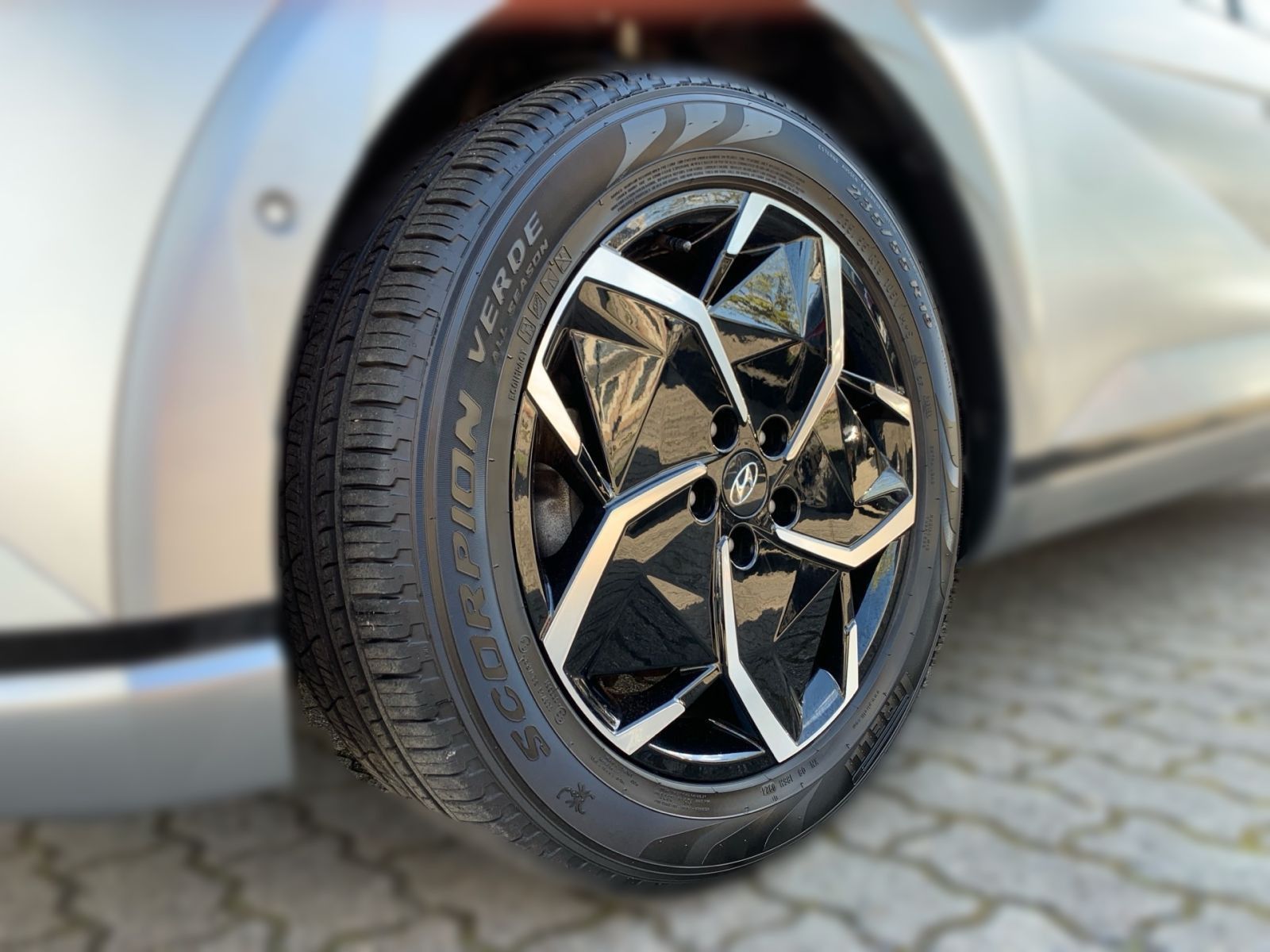 Fahrzeugabbildung Hyundai IONIQ 5 Uniq 4WD 72,6 kWh 1Hd