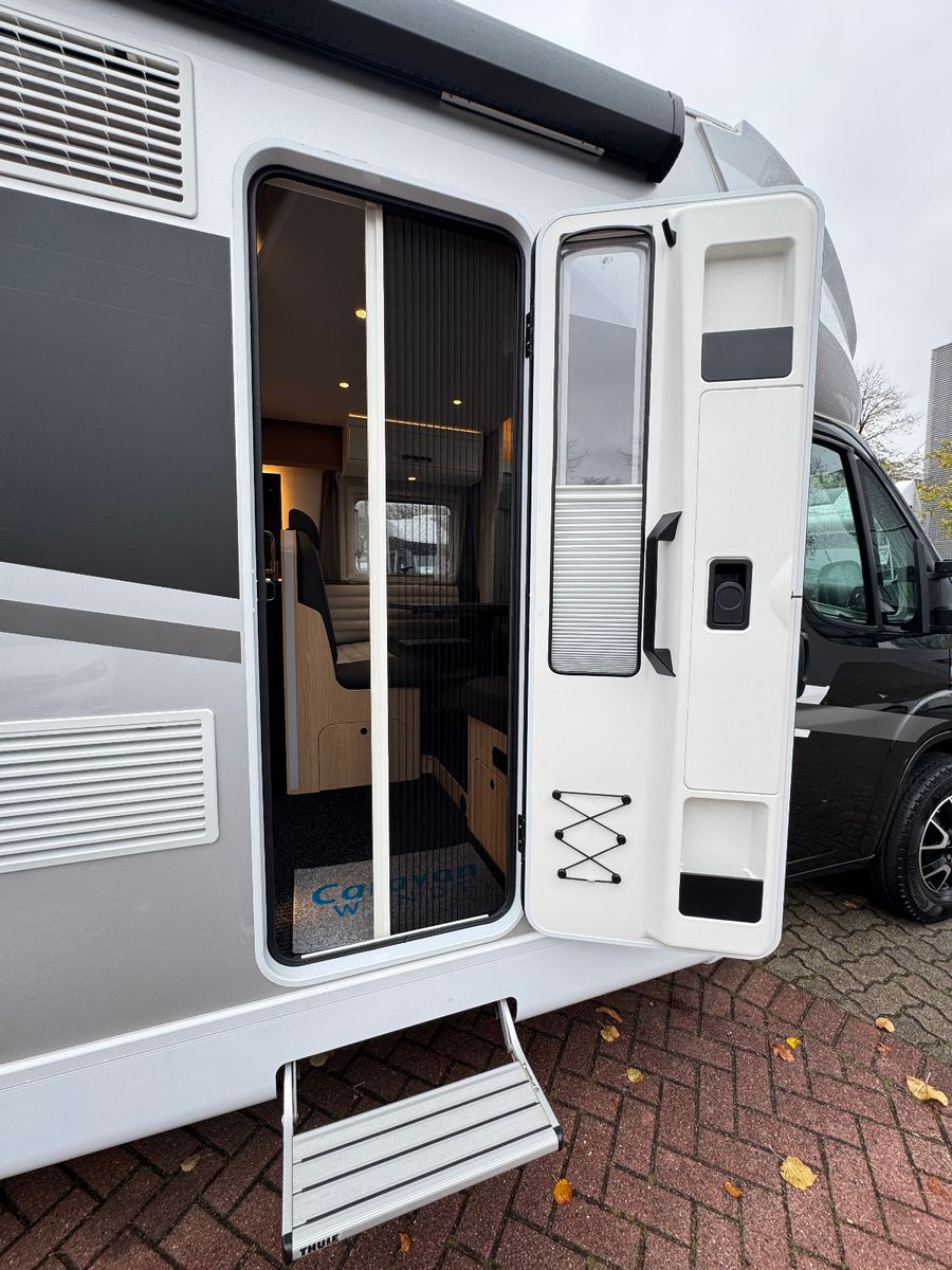 Fahrzeugabbildung Sunlight ADVENTURE EDITION T 68 1HAND KEIN MIETER HUBBETT