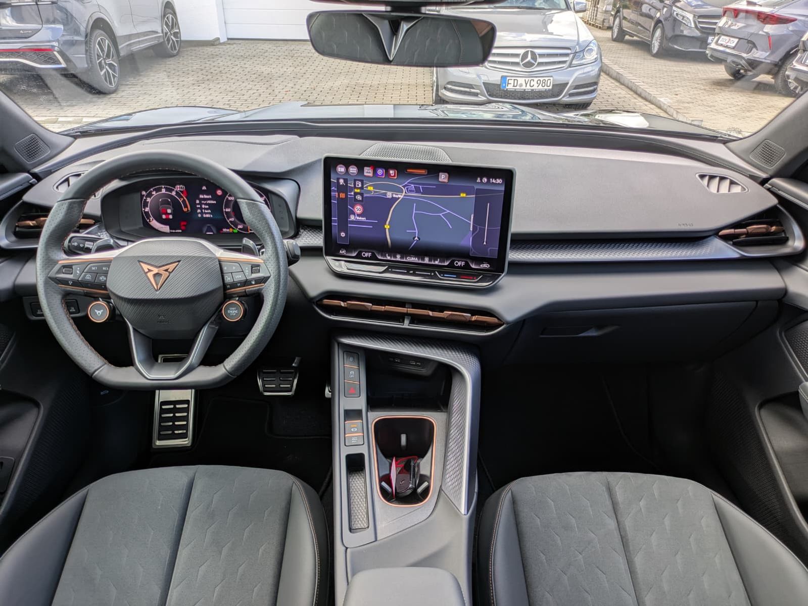 Fahrzeugabbildung CUPRA Terramar 2.0 TSI 4D VZ HUD*MATRIX*PANO*DCC*20"