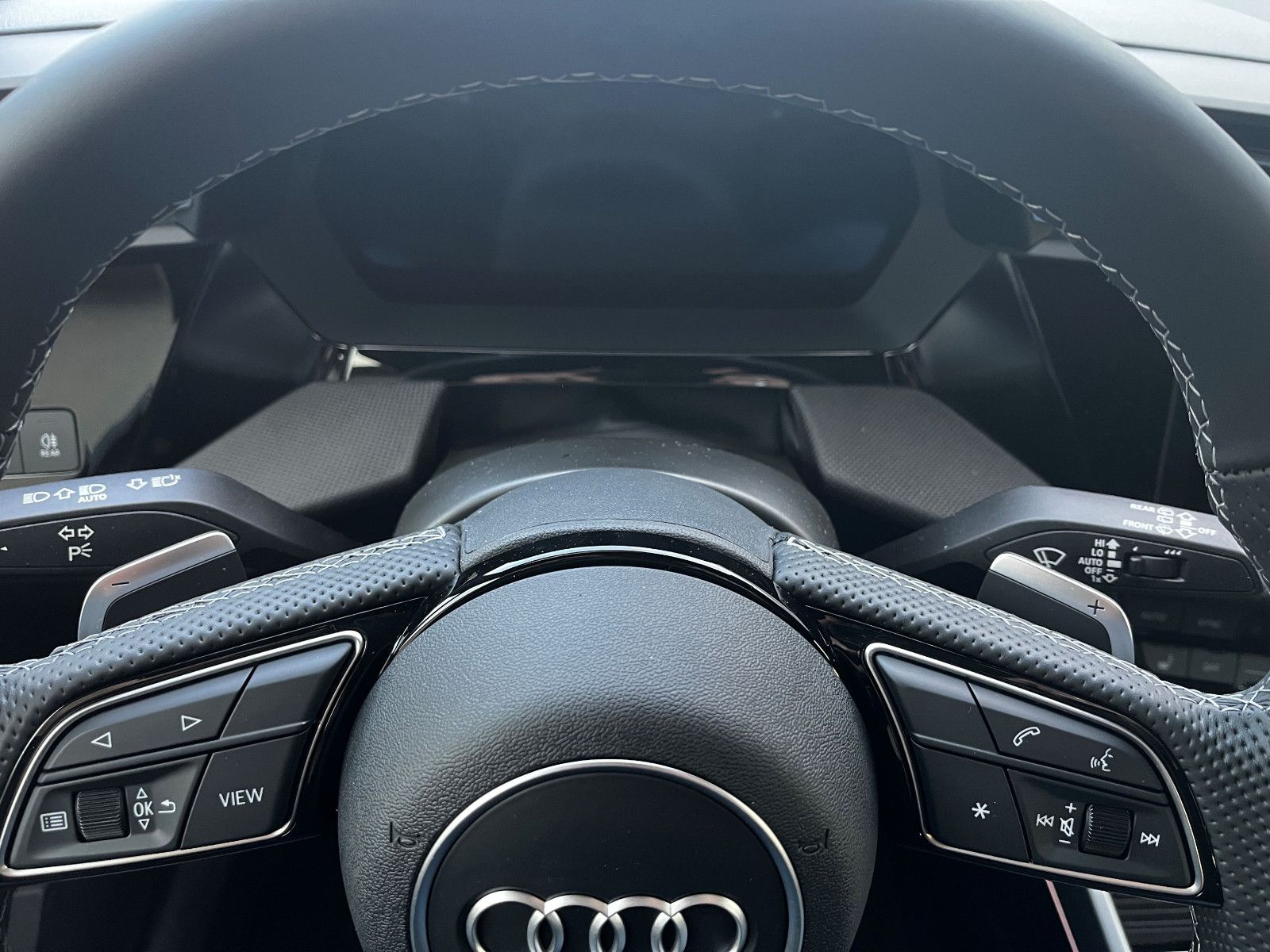 Fahrzeugabbildung Audi S3 Sportback quattro 19" PANO ACC PDC LED