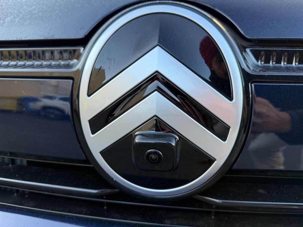 Fahrzeugabbildung Citroën C4 X Hybrid 145 MAX